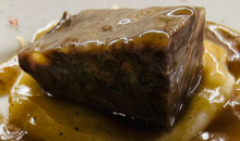 コラーゲンたっぷりの牛ほほ肉の赤ワイン煮 美白効果も期待